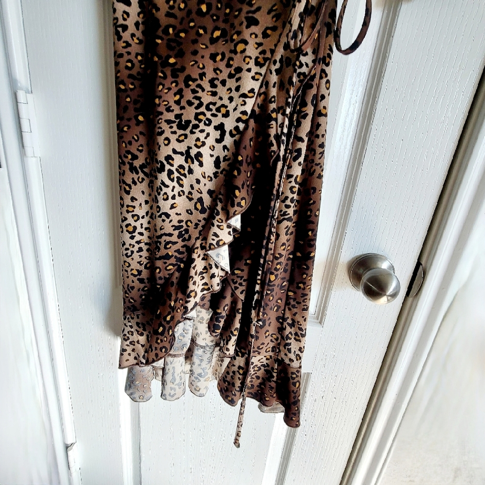 BCBG Paris Leopard Print Wrap 3/4 Bell Sleeves Dress Brown Black Tan L - Picture 5 of 15